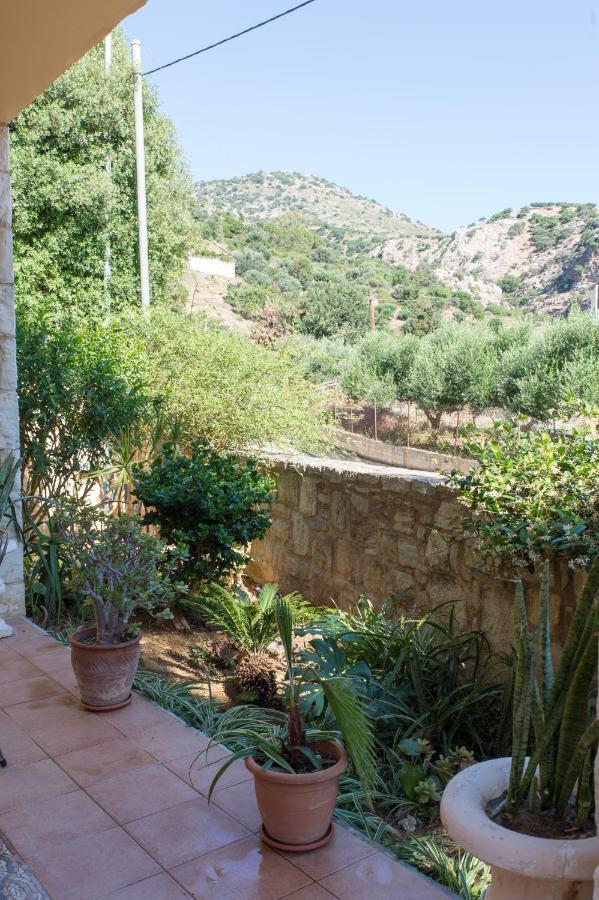 Heraklion Comfy House With Mountain View Экстерьер фото